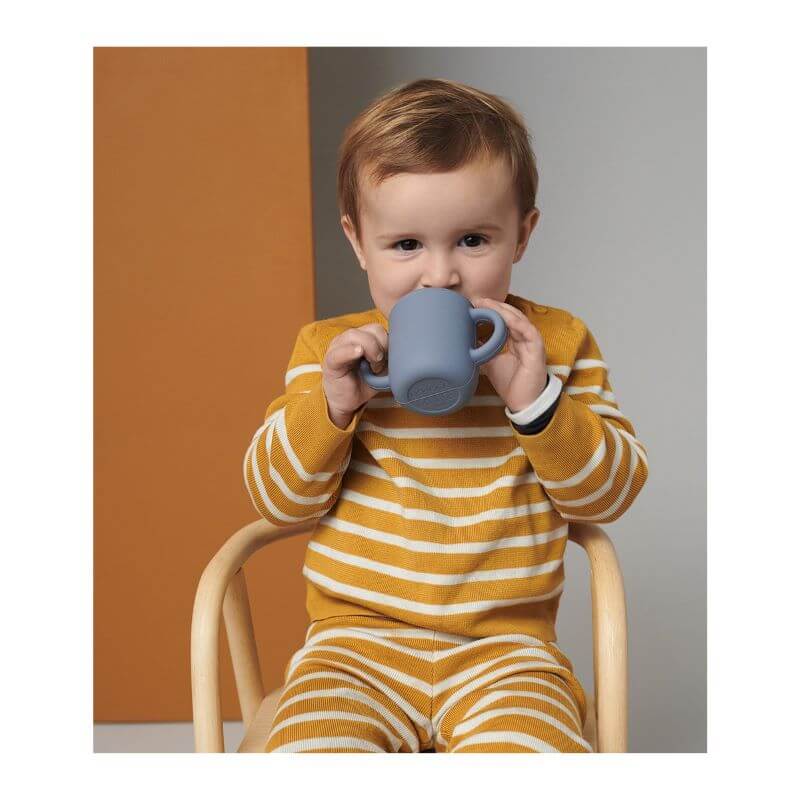 LIEWOOD  Tasse D'Apprentissage Bébé en Silicone - Blue Wave - Les Petits